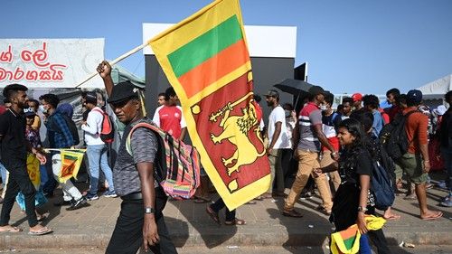 Srí Lanka se po roce dočkala záchranného lana. Hluboká krize ale nekončí